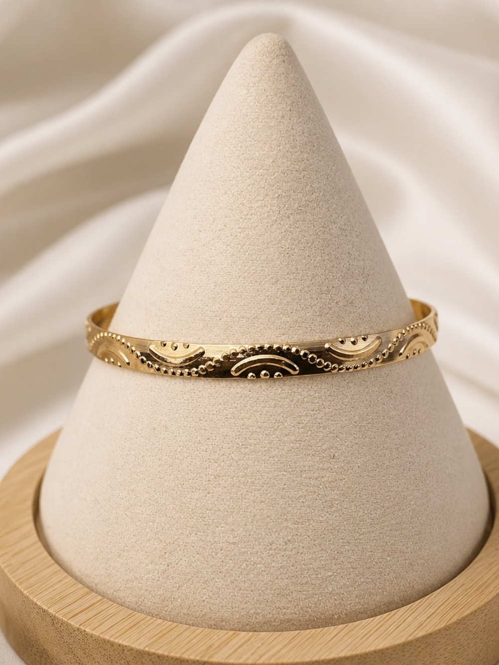 Women’s 14k Gold Plated Bangle adjustable bracelet - Cuff Bracelet - Picture 2 of 8